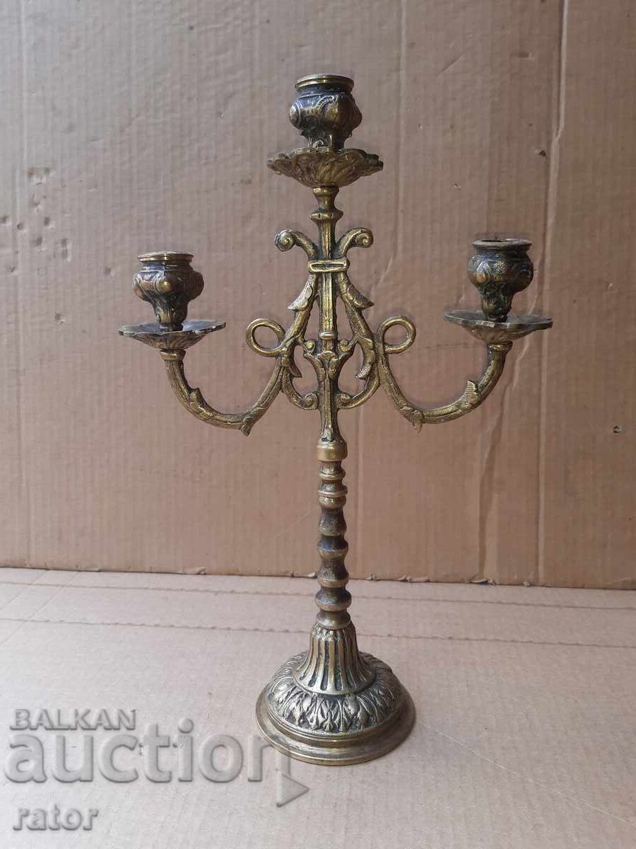 Πολύ παλιό μπρούτζινο τριπλό κηροπήγιο 100+ ετών Πολύ παλιό μπρούτζινο τριπλό κηροπήγιο 100+ ετών