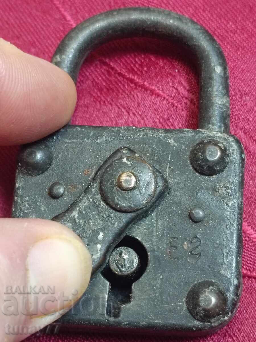 Auction Antique Katina decorative item Auction Antique Katina decorative item