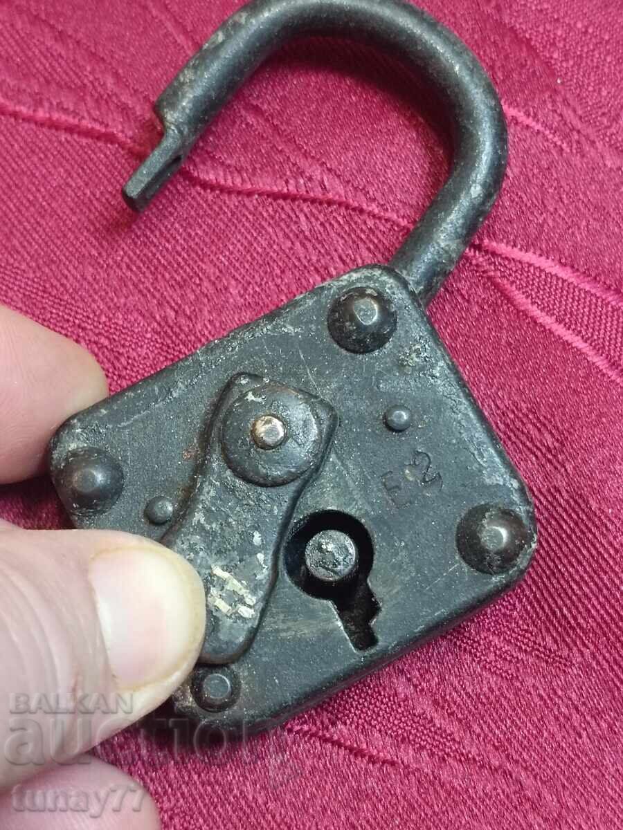 Delivery of Antique Katina decorative item