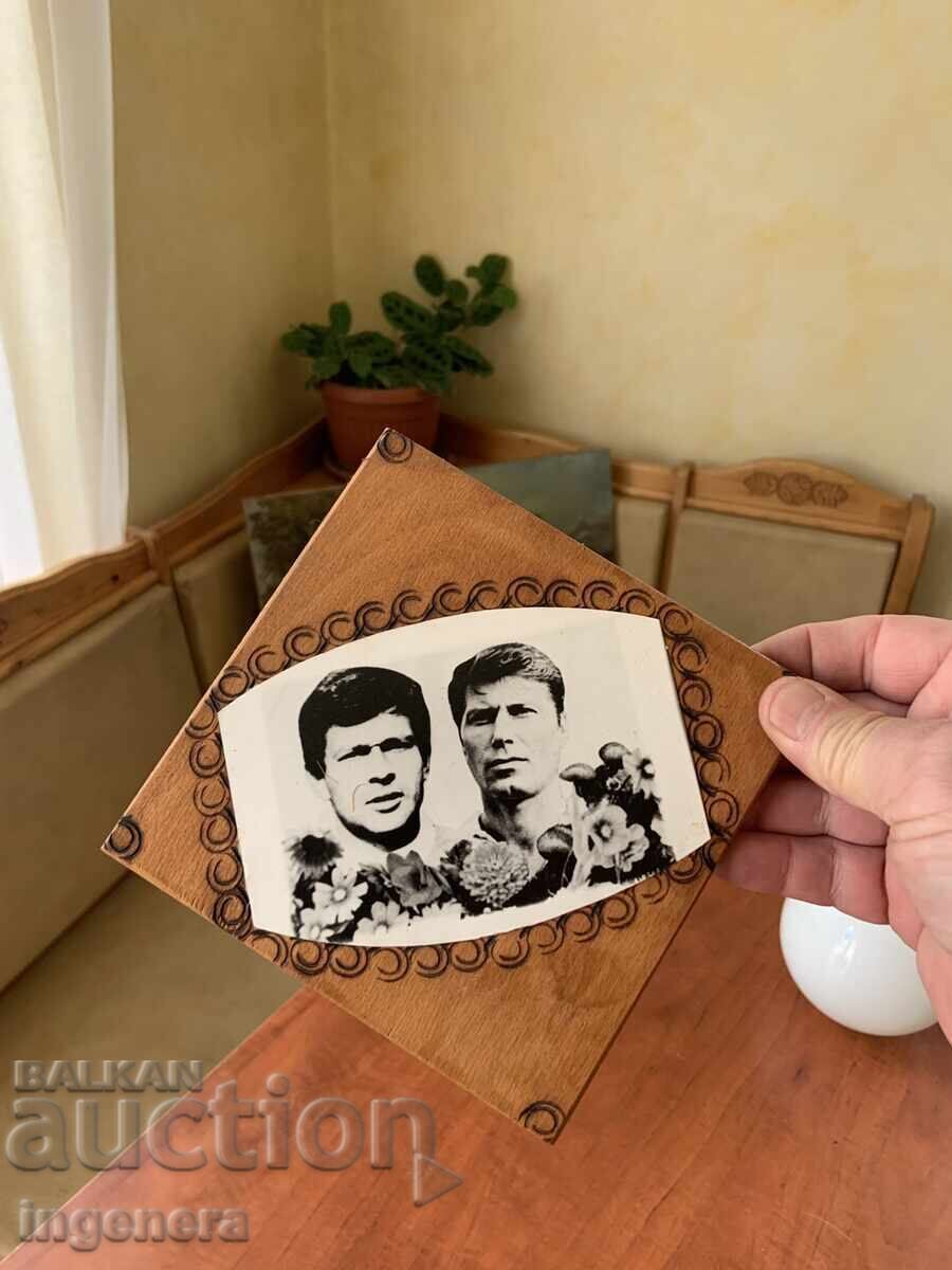 СНИМКА ФОТОГРАФИЯ ГУНДИ КОТКОВ ПАНО ФУТБОЛ ЛЕВСКИ СПАРТАК с цена € 25.56 | 49.99 лв.