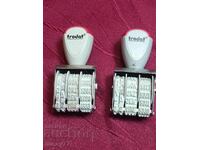 Două bucăți de ștampile cu marcaje