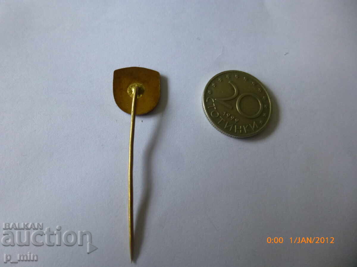 Delivery of badge Delivery of badge