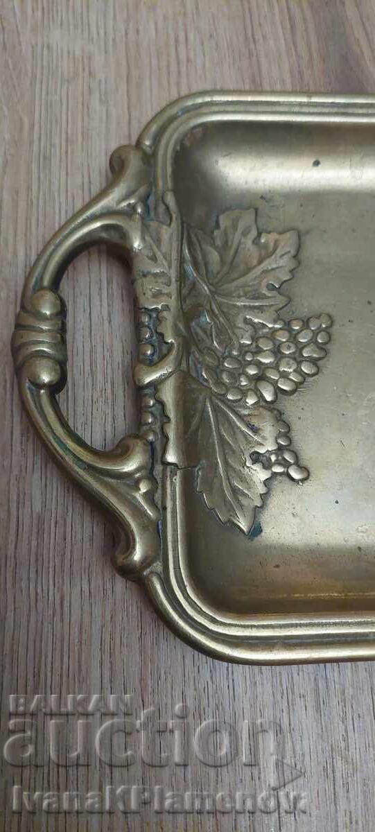 Δημοπρασία Δίσκος από ορείχαλκο για γνώστες Δημοπρασία Δίσκος από ορείχαλκο για γνώστες