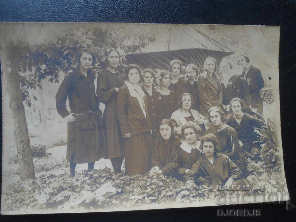 Fotografie veche, 9.V.1925, clasa a VIII-a