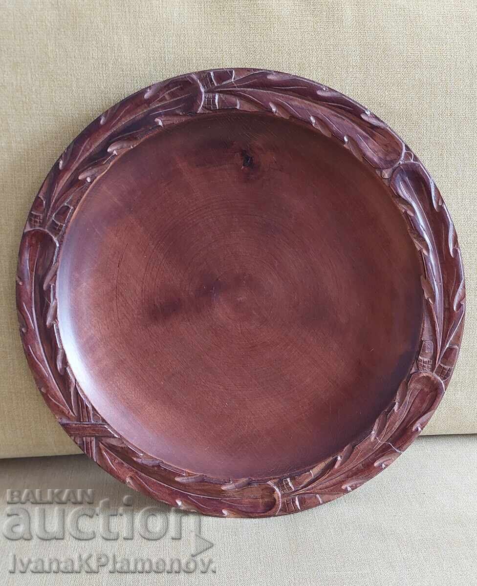 Panou sculptat în lemn pentru cunoscători