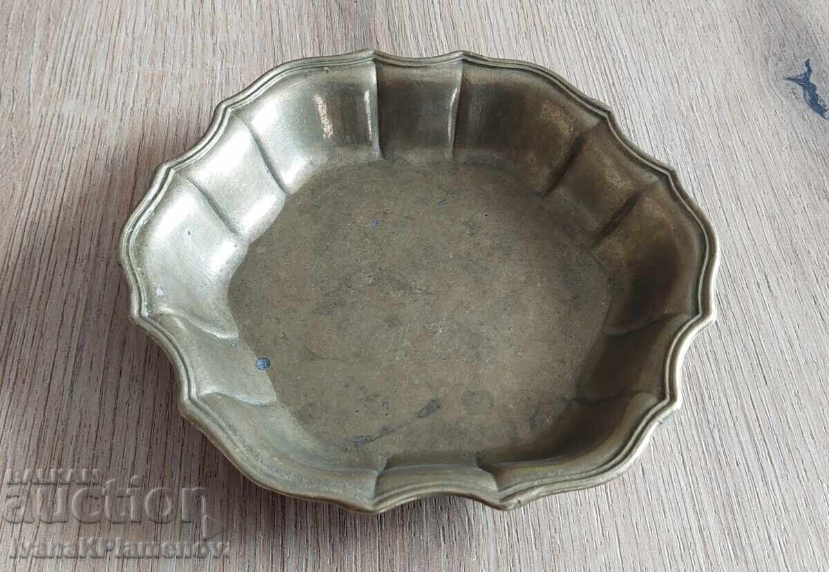 Bol de bronz pentru colecționari