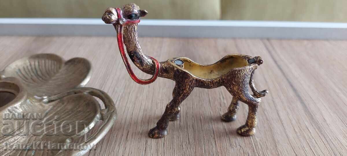 Livrarea Obiecte din bronz pentru cunoscători