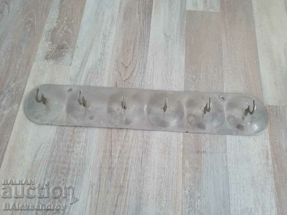 Soc metal hanger with price 3.00 BGN | € 1.53