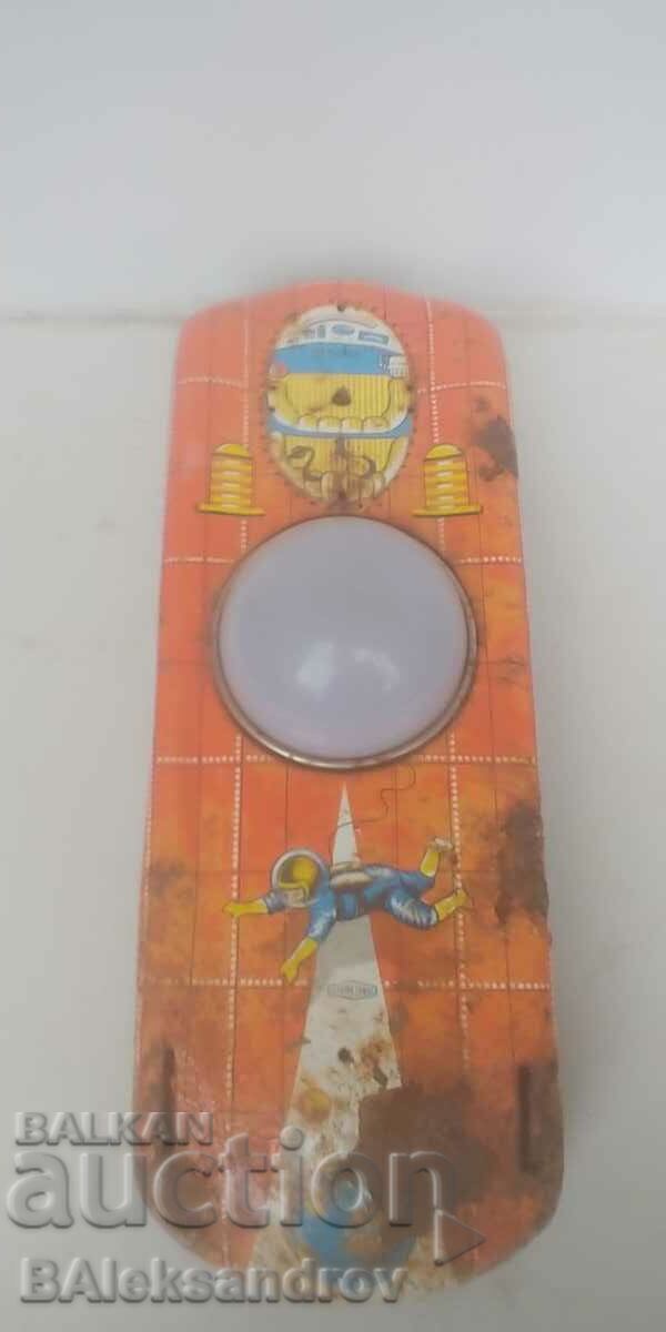 Ένα μεγάλο τσίγκινο παιχνίδι με τιμή 11.00 BGN | € 5.62