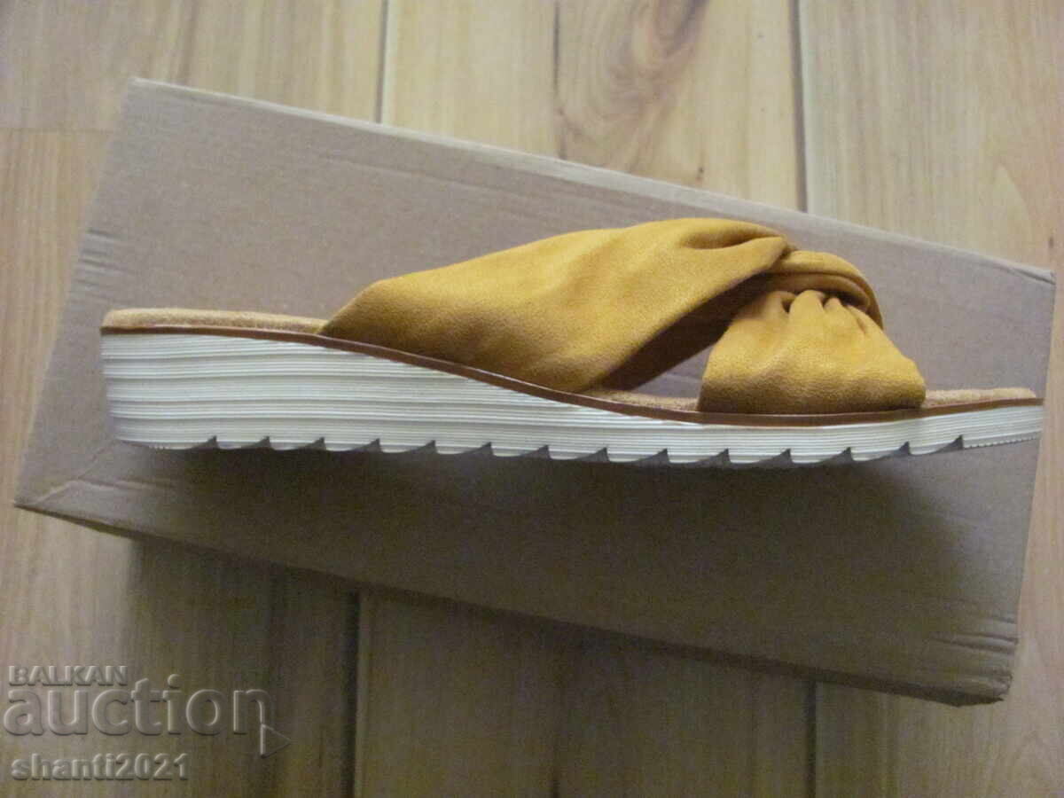 Noi Papuci de Damă Germani Ambellis numărul 42 cu preț 29.40 BGN | € 15.03