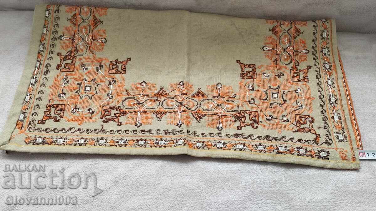Delivery of Hand-embroidered rare square/scarf/tablecloth Delivery of Hand-embroidered rare square/scarf/tablecloth