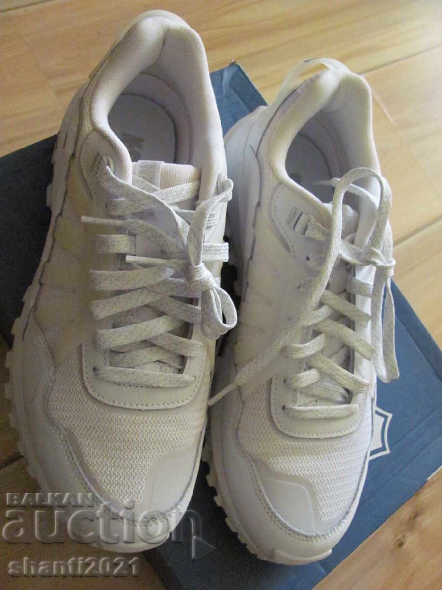 Νέα Παπούτσια για Τρέξιμο K-SWISS, νούμερο 43 με τιμή 125.00 BGN | € 63.91