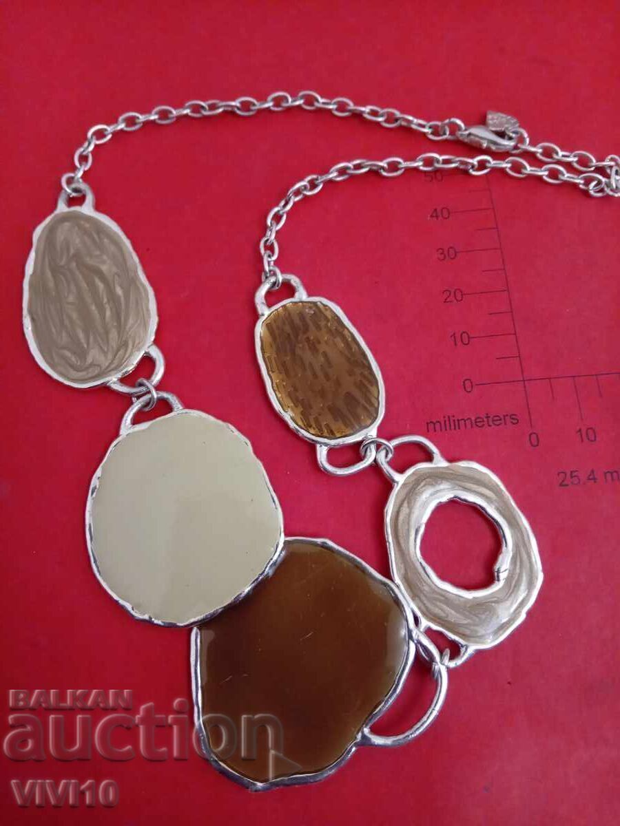 Αρχαίο κολιέ με σμάλτο