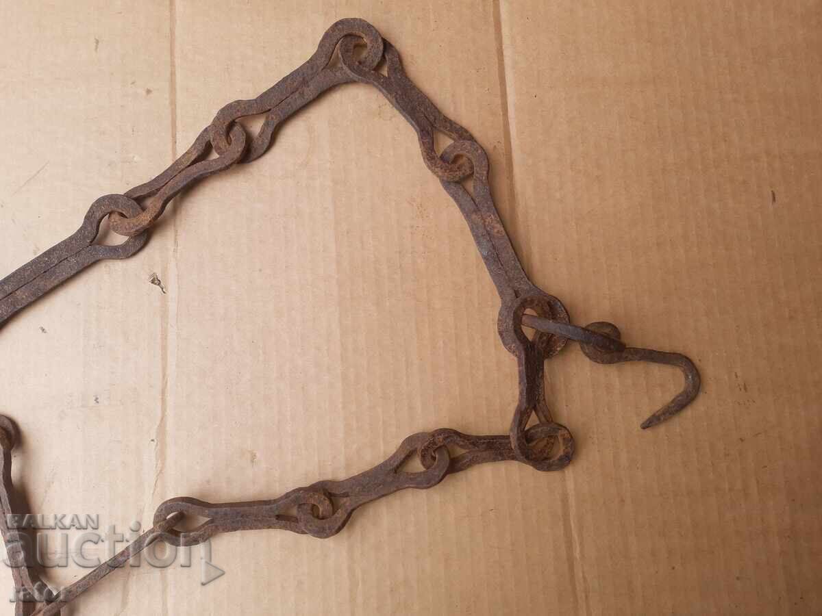 Παλιά αλυσίδα τζακιού από σφυρήλατο σίδερο, γερή με τιμή 23.99 BGN | € 12.27