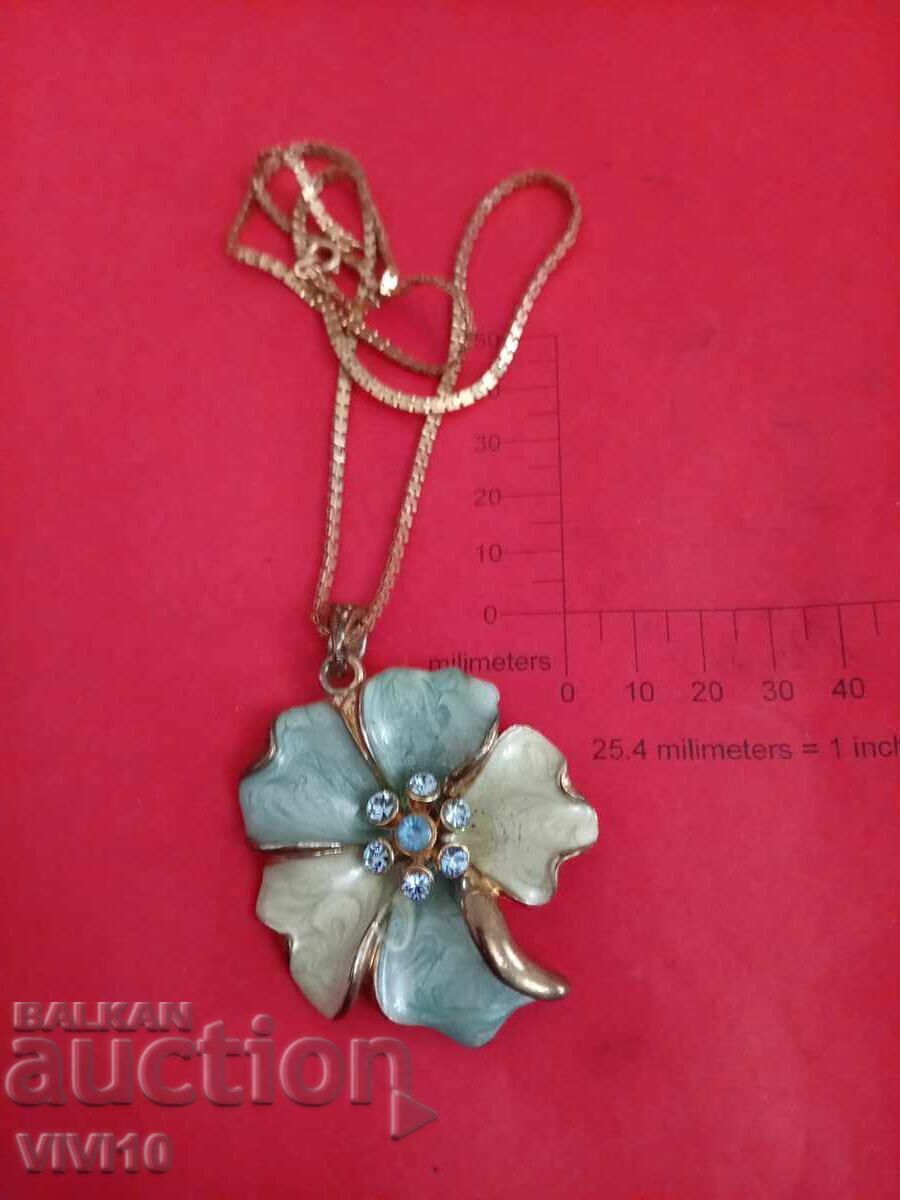 Старинно колие с емаил