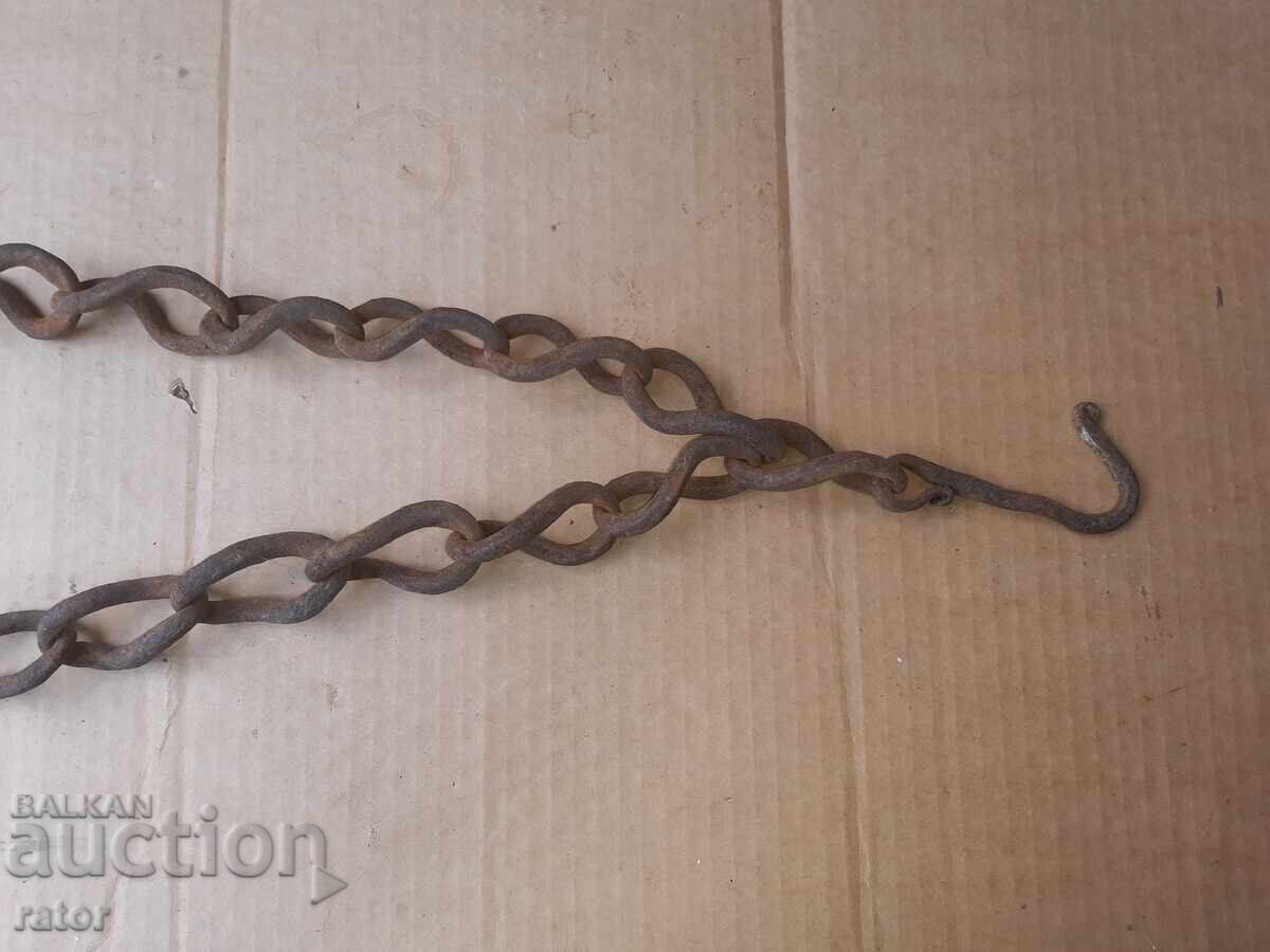 Παλιά αλυσίδα τζακιού από σφυρήλατο σίδερο, γερή με τιμή 17.99 BGN | € 9.20 Παλιά αλυσίδα τζακιού από σφυρήλατο σίδερο, γερή με τιμή 17.99 BGN | € 9.20