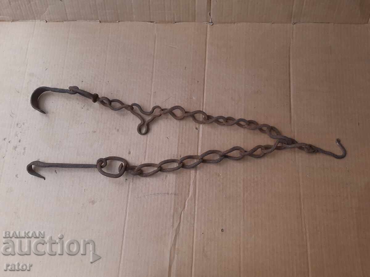 Παλιά αλυσίδα τζακιού από σφυρήλατο σίδερο, γερή Παλιά αλυσίδα τζακιού από σφυρήλατο σίδερο, γερή