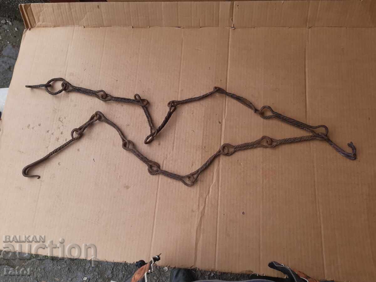 Παλιά αλυσίδα τζακιού από σφυρήλατο σίδερο, γερή Παλιά αλυσίδα τζακιού από σφυρήλατο σίδερο, γερή