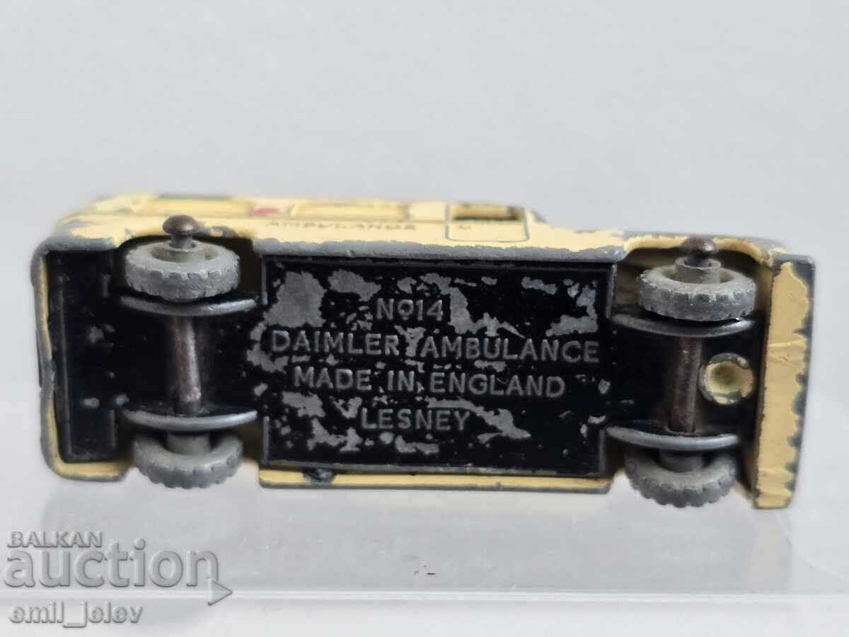 Matchbox Moko Lesney No.14B Daimler Ambulance 1958-1961 - 7 Matchbox Moko Lesney No.14B Daimler Ambulance 1958-1961 - 7