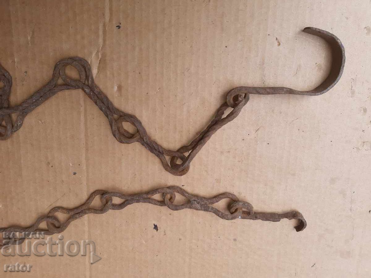 Παράδοση Παλιά αλυσίδα τζακιού από σφυρήλατο σίδερο, γερή Παράδοση Παλιά αλυσίδα τζακιού από σφυρήλατο σίδερο, γερή