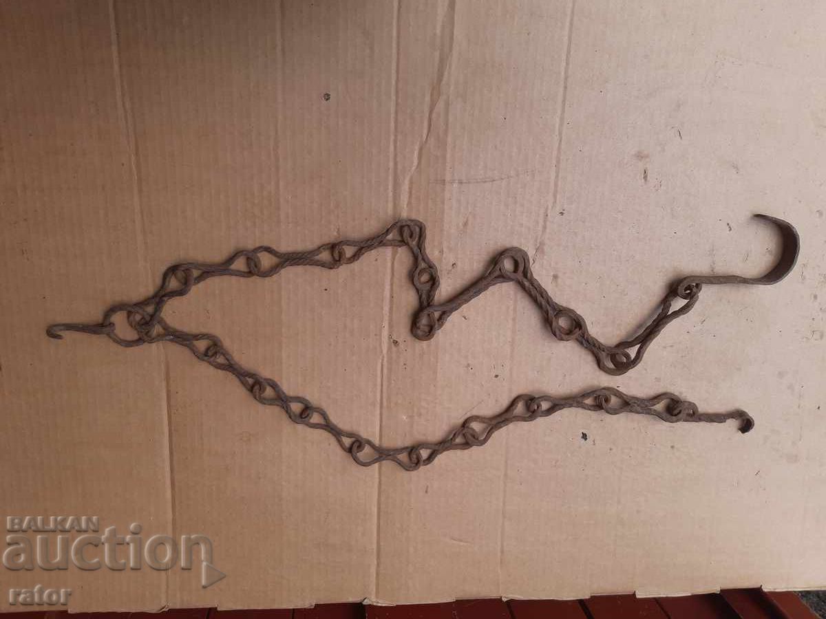 Παλιά αλυσίδα τζακιού από σφυρήλατο σίδερο, γερή Παλιά αλυσίδα τζακιού από σφυρήλατο σίδερο, γερή