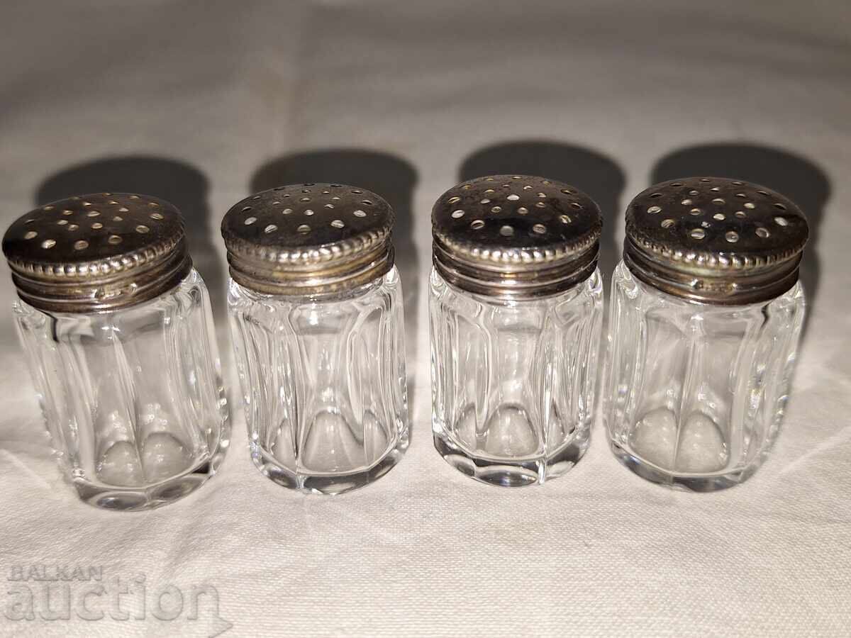 Μικρά αλατοδοχεία από κρύσταλλο με ασημένια καπάκια -- 4 τεμάχια με τιμή 80.00 BGN | € 40.90