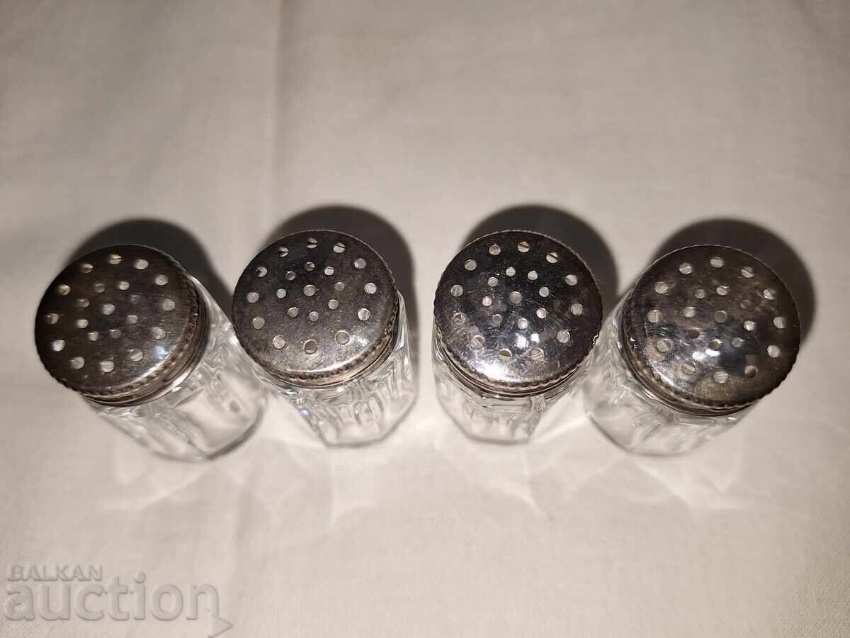 Аукцион Малки кристални солници със сребърни капачета--4 броя