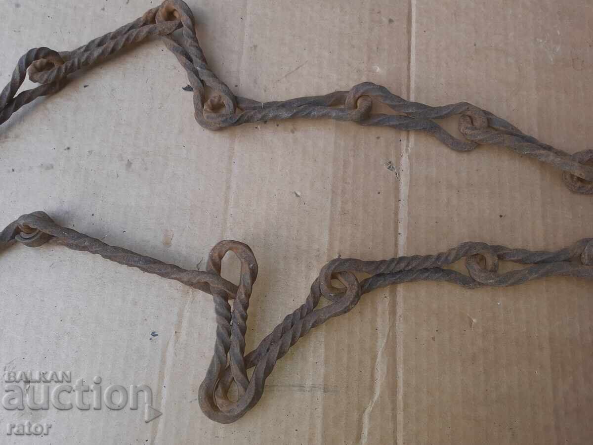 Auction  Old wrought iron fireplace chain, sturdy