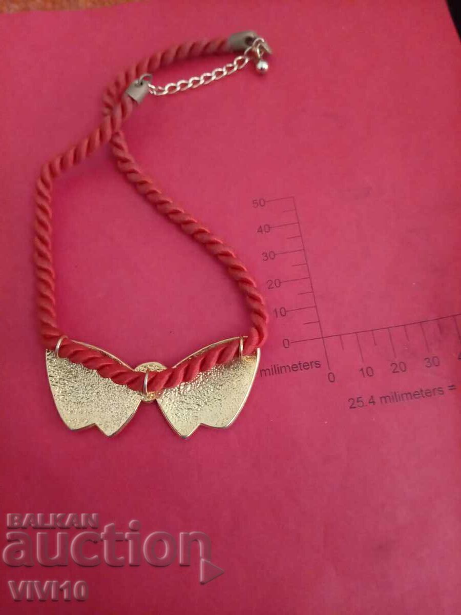 Αρχαίο κολιέ με σμάλτο με τιμή € 15.34 | 30.00 BGN Αρχαίο κολιέ με σμάλτο με τιμή € 15.34 | 30.00 BGN