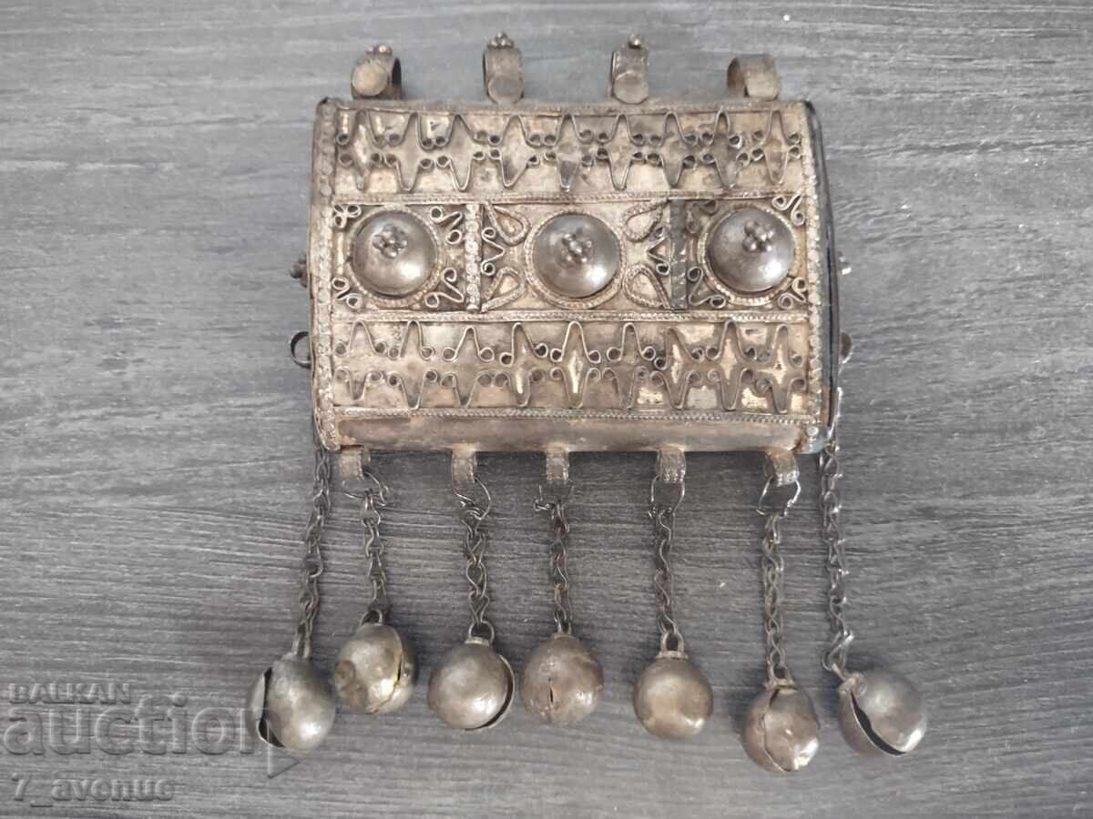 Interesant obiect vechi, medalion mare, bijuterie cu pandantive 18.05.25 - 5 Interesant obiect vechi, medalion mare, bijuterie cu pandantive 18.05.25 - 5