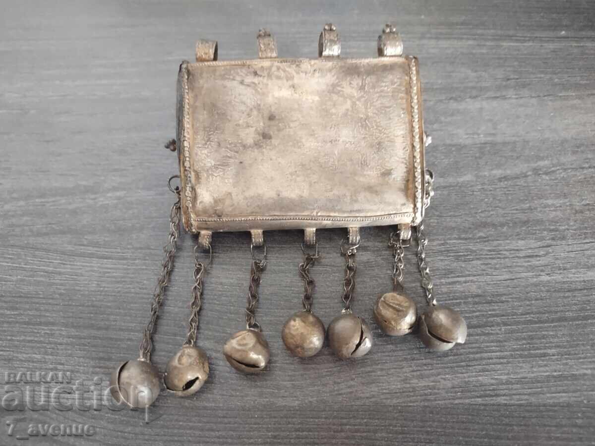 Interesant obiect vechi, medalion mare, bijuterie cu pandantive 18.05.25 - 6 Interesant obiect vechi, medalion mare, bijuterie cu pandantive 18.05.25 - 6