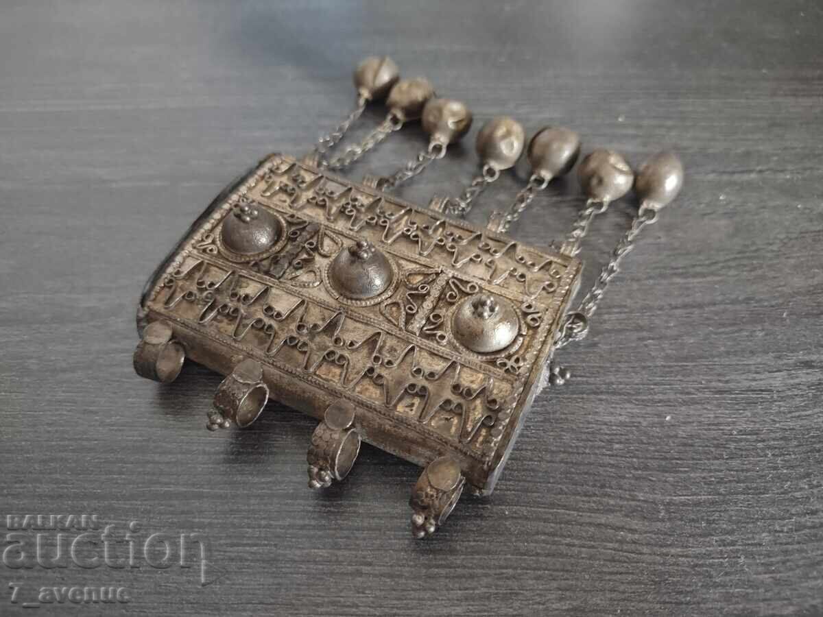 Interesant obiect vechi, medalion mare, bijuterie cu pandantive 18.05.25 Interesant obiect vechi, medalion mare, bijuterie cu pandantive 18.05.25