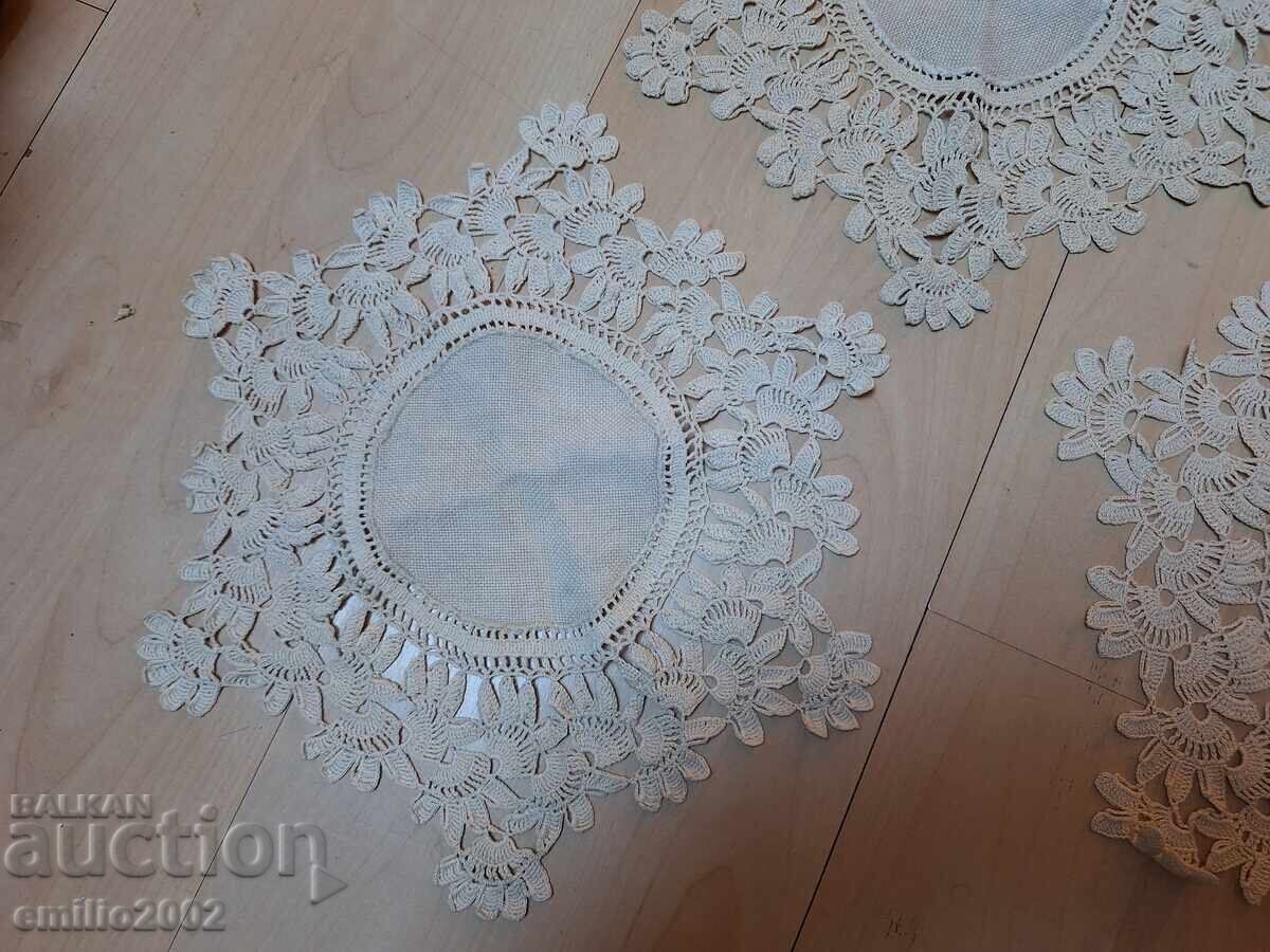 Παρτίδα ρετρό χειροποίητου τραπεζομάντηλου με τιμή 6.00 BGN | € 3.07