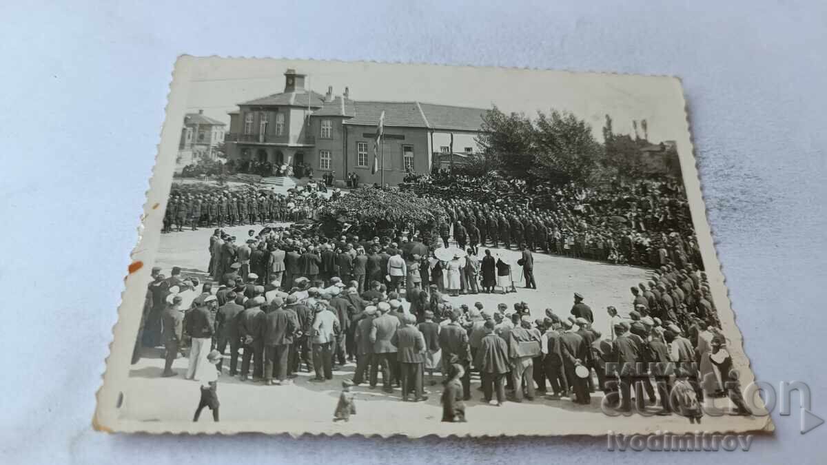 Φωτογραφία Όρκου στην πλατεία του χωριού Φωτογραφία Όρκου στην πλατεία του χωριού