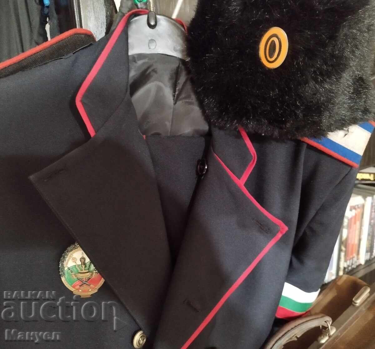 Livrarea Uniformă cazacă acum și cu căciulă Livrarea Uniformă cazacă acum și cu căciulă