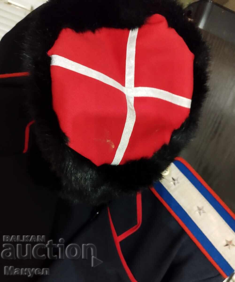 Uniformă cazacă acum și cu căciulă Uniformă cazacă acum și cu căciulă
