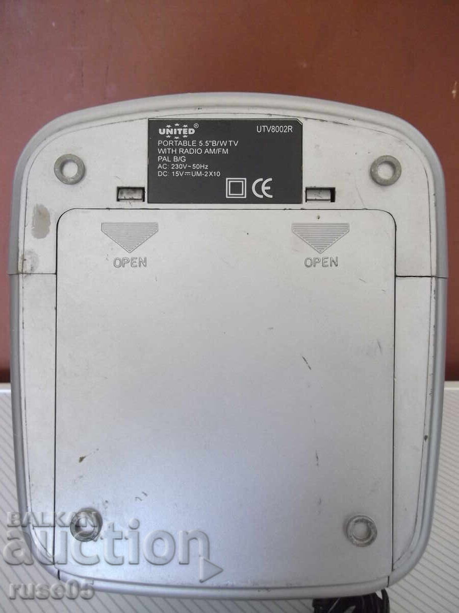 Black and white TV "UNITED - UTV8002R" with working radio, vintage - 7 Black and white TV "UNITED - UTV8002R" with working radio, vintage - 7