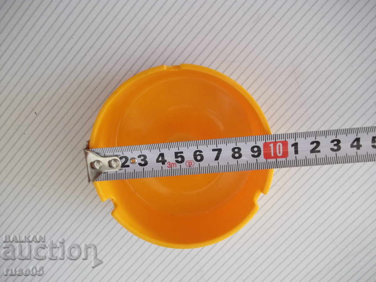 Σταχτοδοχείο κίτρινο πλαστικό με τιμή 2.00 BGN | € 1.02