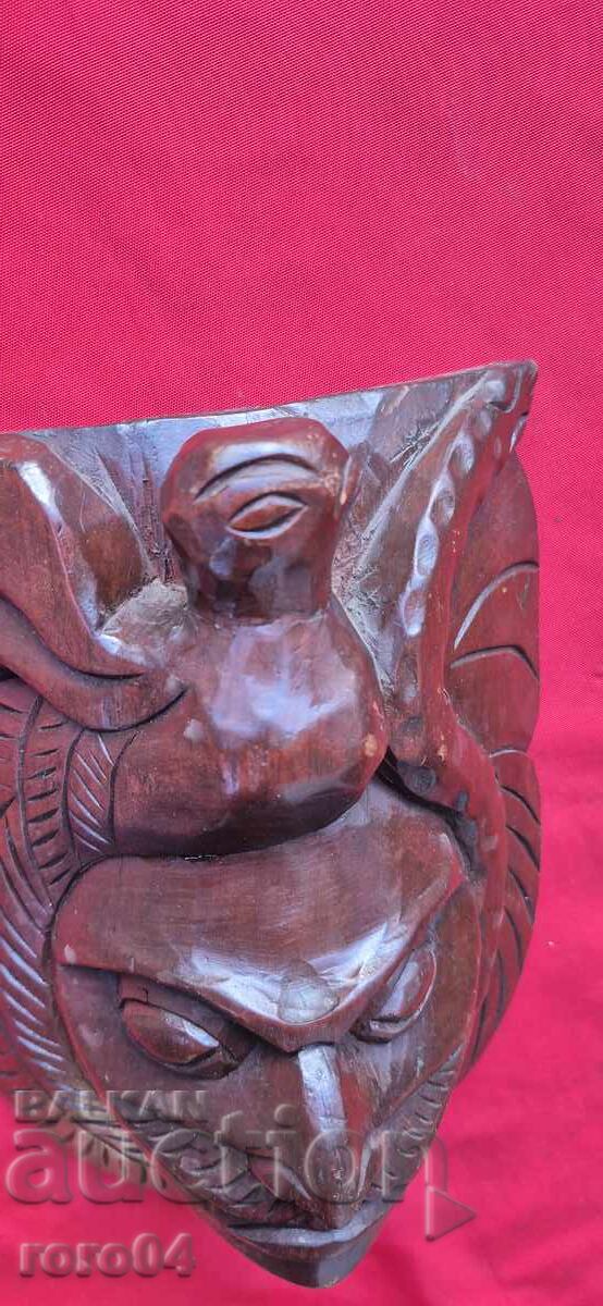 Licitație MASCA VECHE DIN LEMN