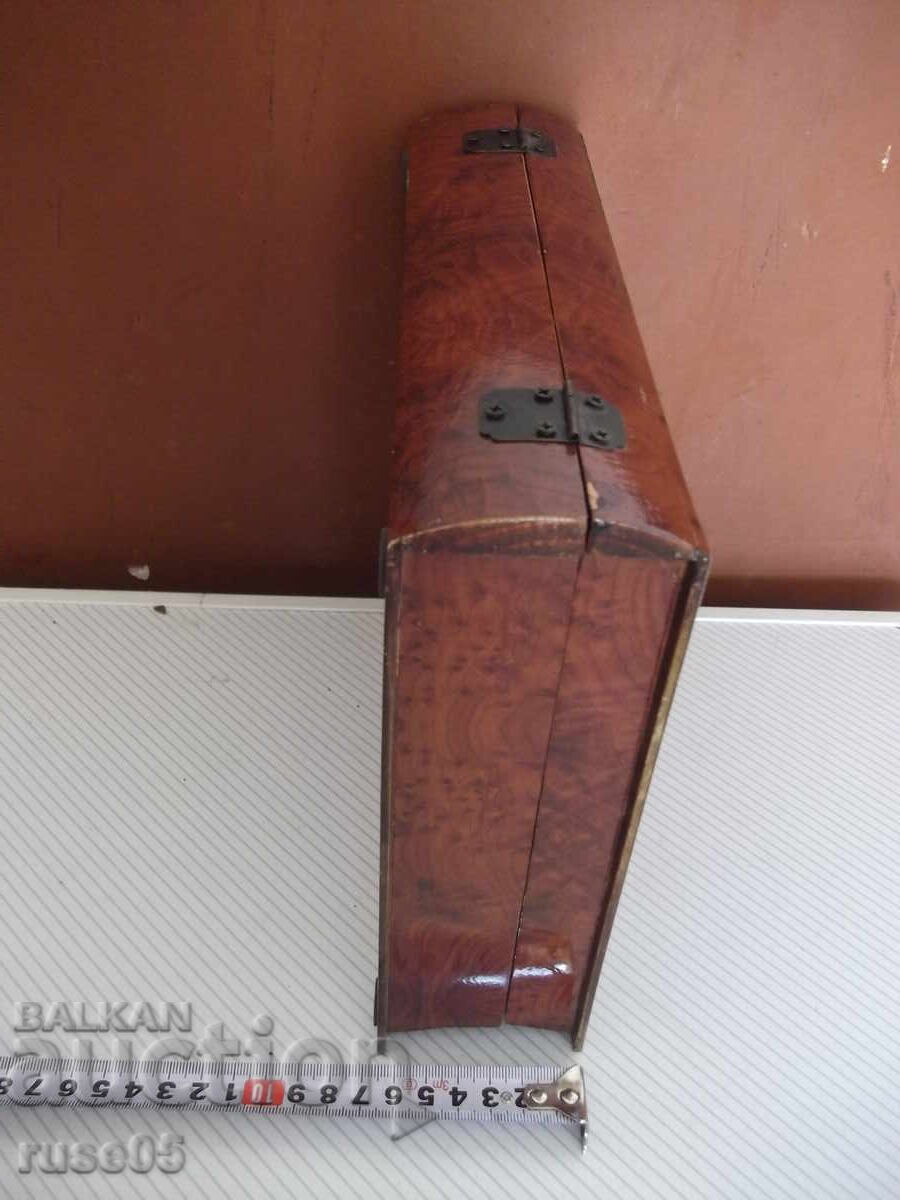 Cutie din lemn cu aplicație - 5 Cutie din lemn cu aplicație - 5