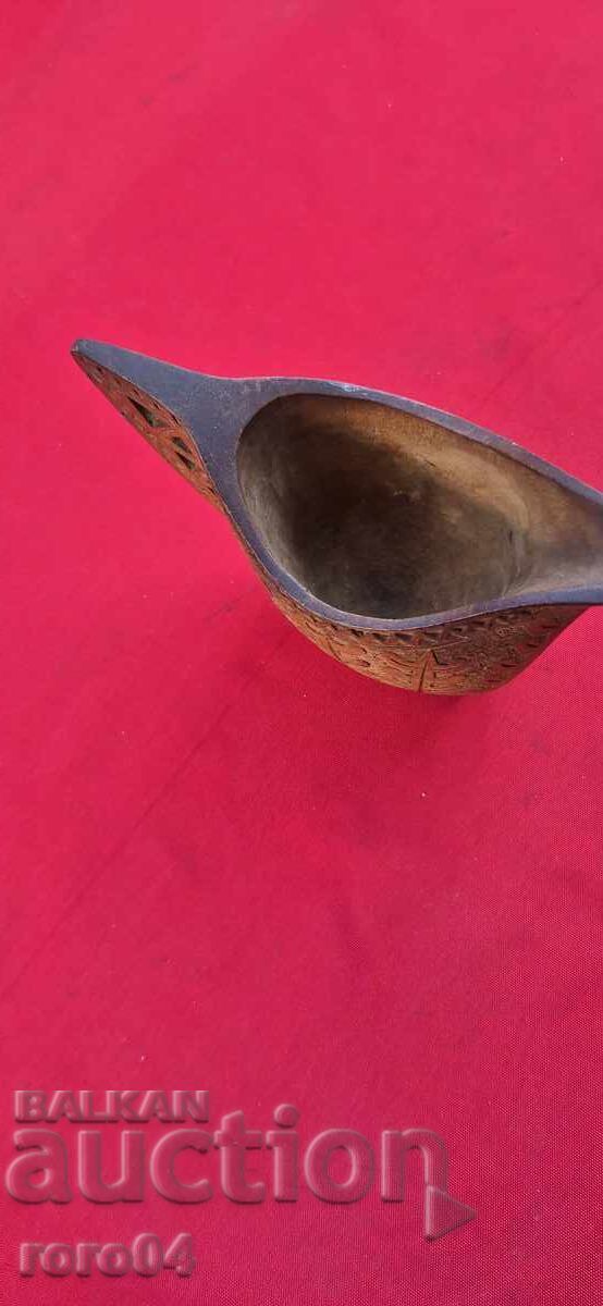 PAHAR - SOSIERĂ - SCULPTURĂ ÎN LEMN cu preț 45.00 BGN | € 23.01