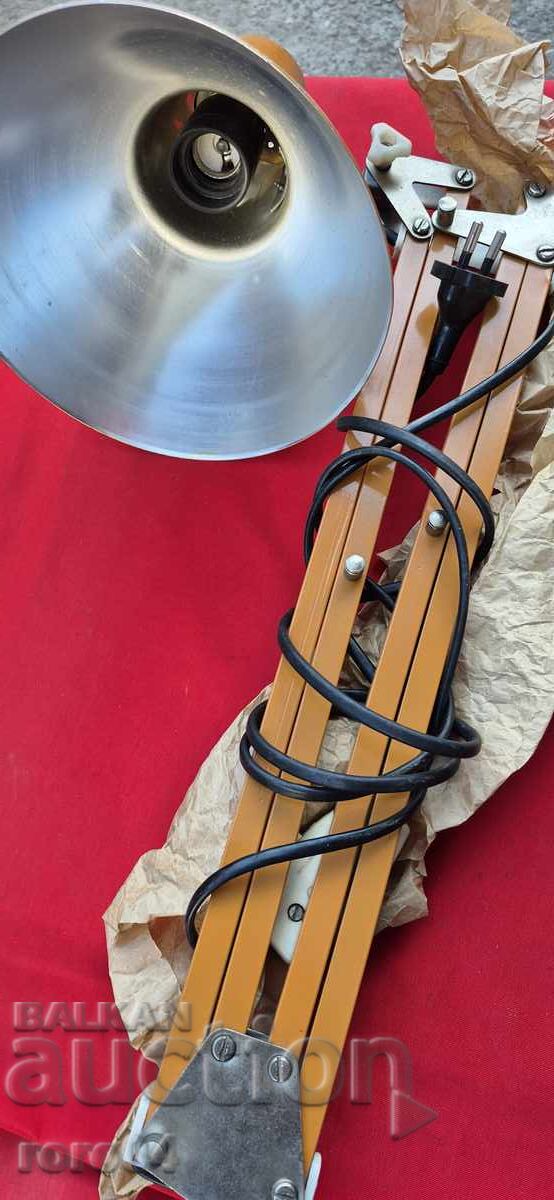 Аукцион ЧЕРТОЖНА ЛАМПА - VEB - DDR Аукцион ЧЕРТОЖНА ЛАМПА - VEB - DDR