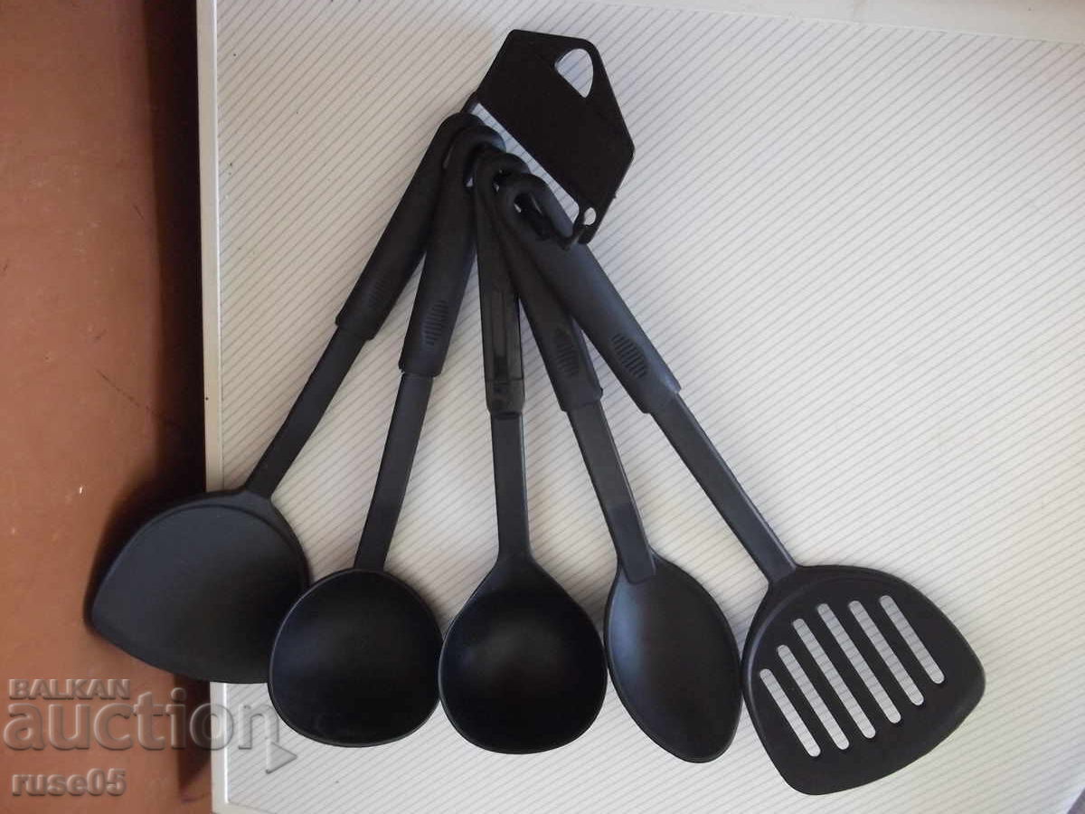 Комплект от 5 бр. прибора за готвене