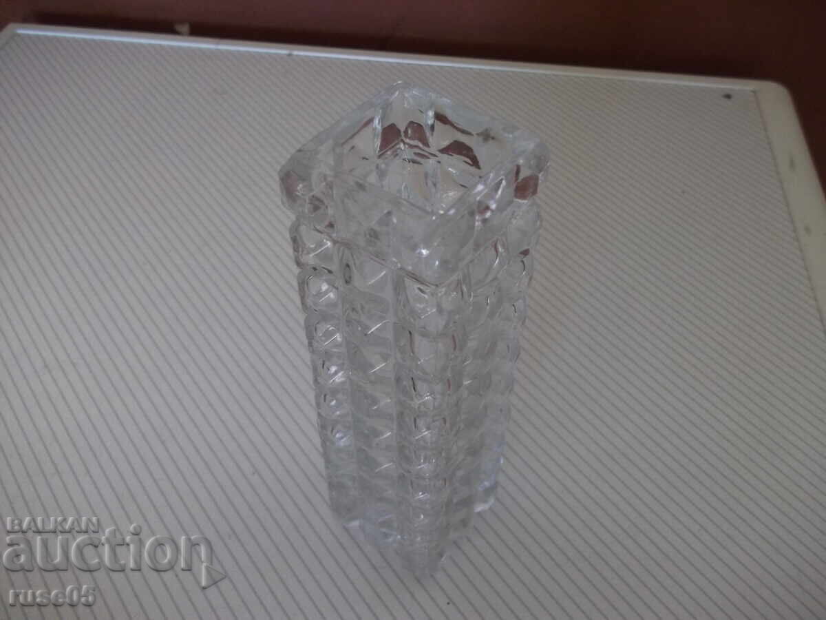 Auction New square glass vase Auction New square glass vase