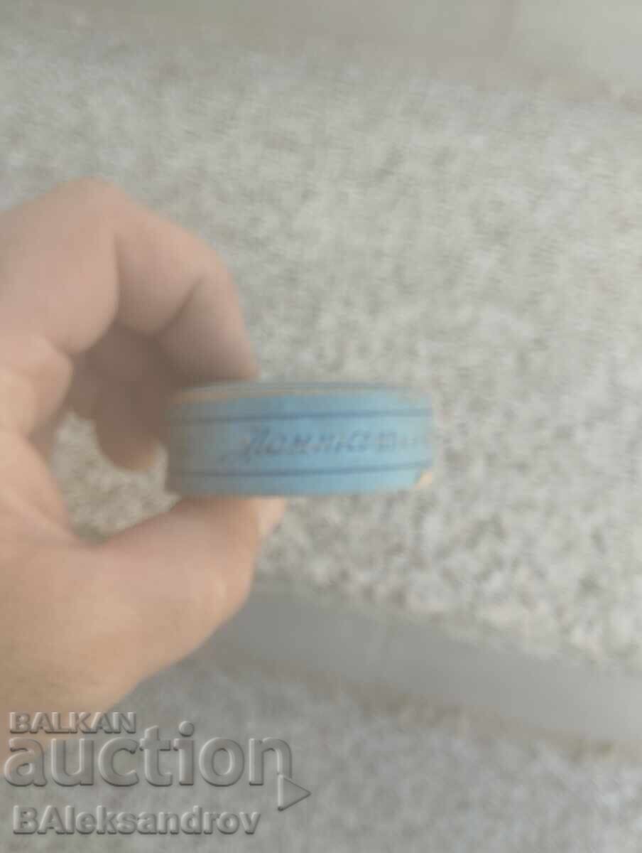 Delivery of Old Hemos typewriter ribbon from 1954