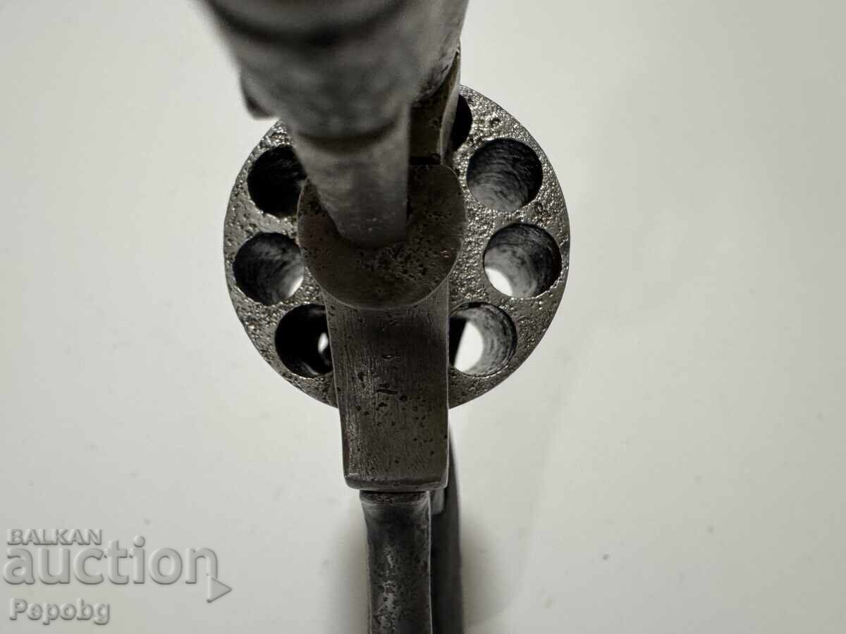 Много рядък девет заряден револвер, пистолет с цена 1700.00 лв. | € 869.20