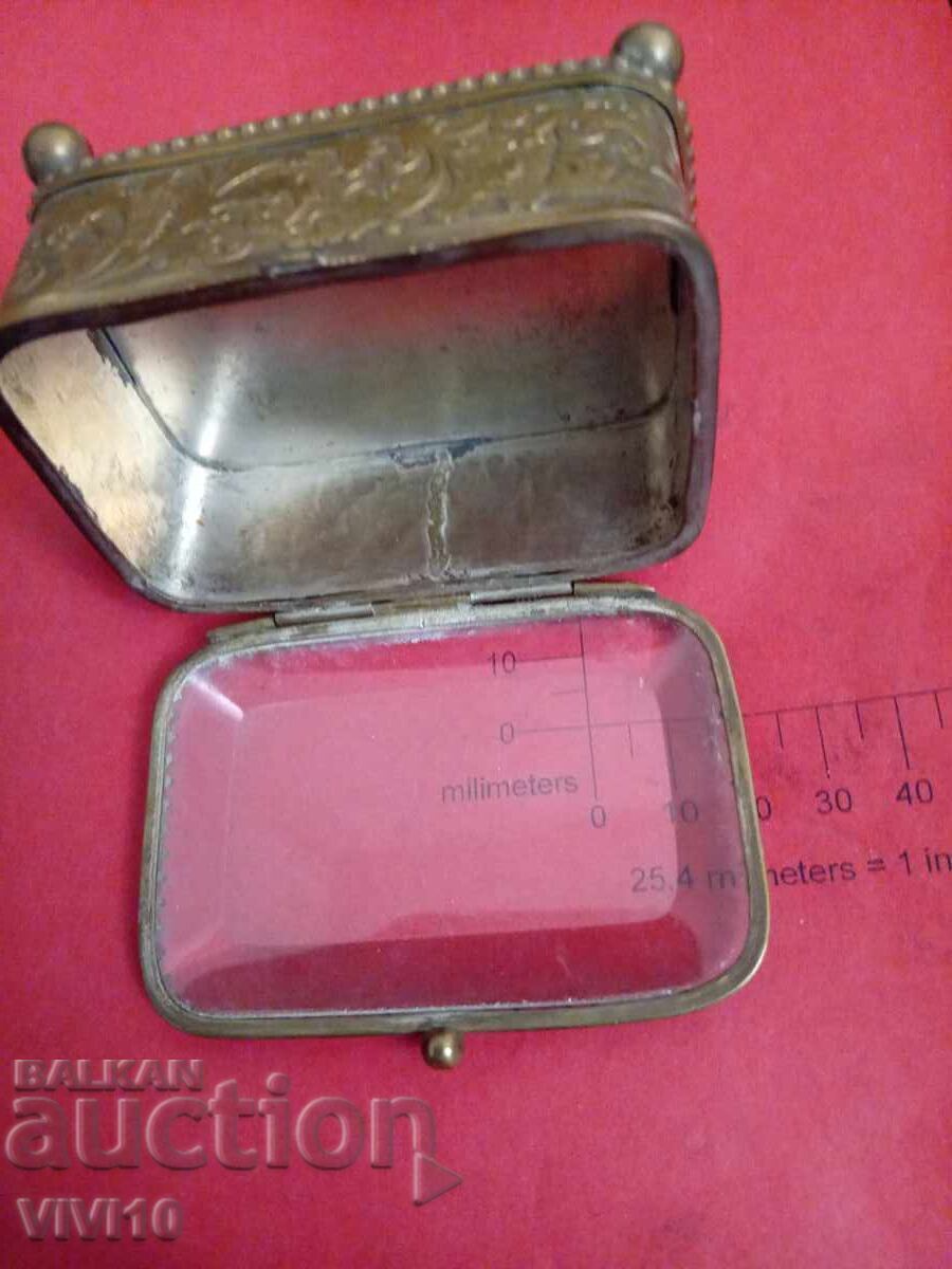 Παράδοση Κοσμήματα αντίκες, μπρούτζο, επιχρυσωμένο