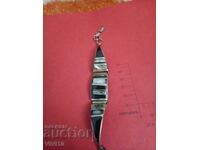 Αρχαίο βραχιόλι με σμάλτο και μαργαριτάρι