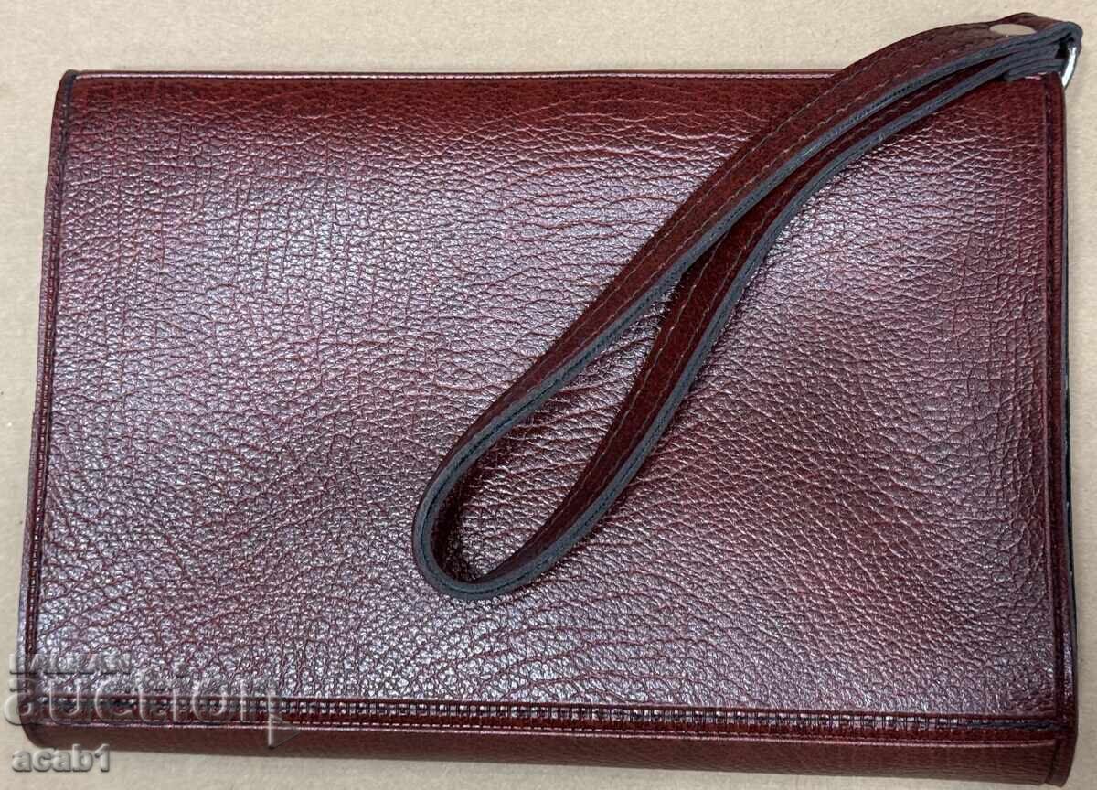 TSSKA Gentuță bărbătească din anii '80 2 cu preț 29.99 BGN | € 15.33 TSSKA Gentuță bărbătească din anii '80 2 cu preț 29.99 BGN | € 15.33