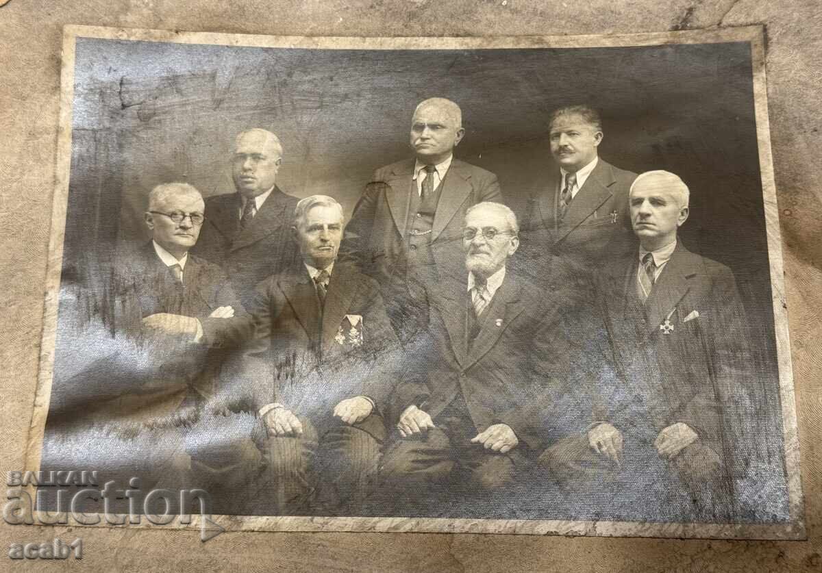 Auction  Men with Orders Champions 30s